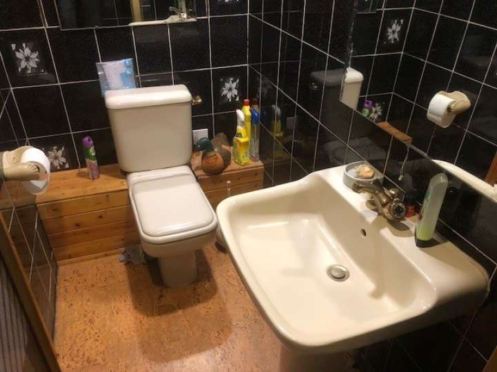 Peristil - Bathroom.jpg